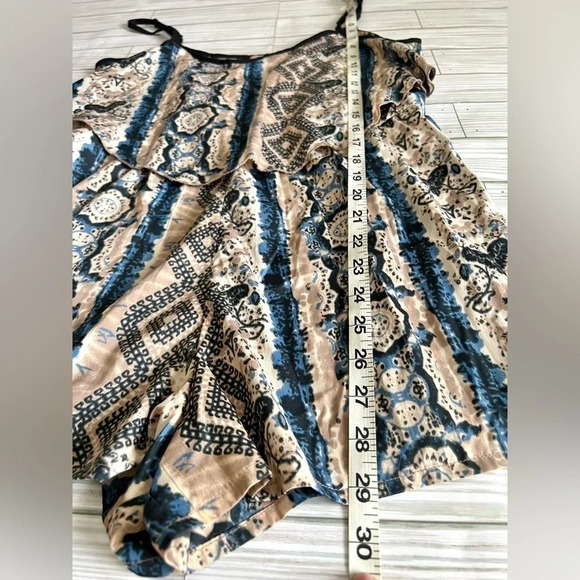 BAND OF GYPSIES BOG COLLECTIVE Women’s Silky Double Layer Romper Size Small - Picture 11 of 13
